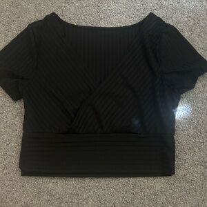 Women’s short sleeve v-neck tee